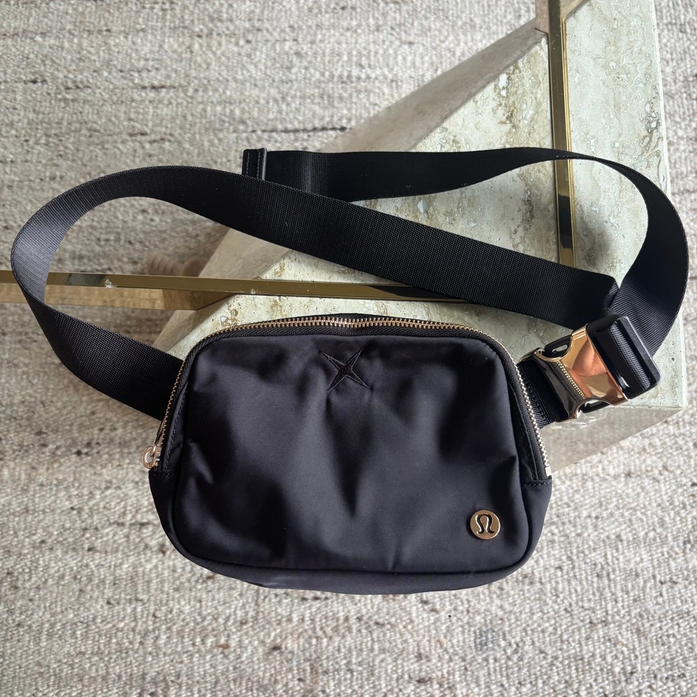 Lululemon Everywhere Belt Bag 1L Black Rose Gold Excellent Crossbody Fanny Pack